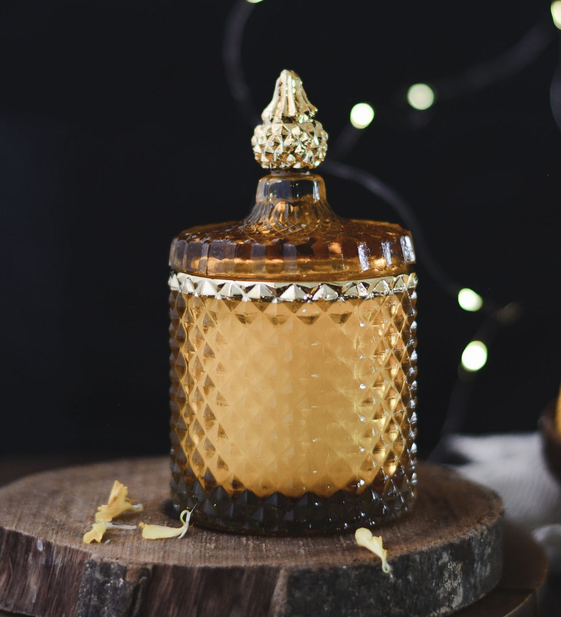 Moroccan Cinnamon Spice Vanilla Scented Candle by Song of India — candle fragrance and label detail