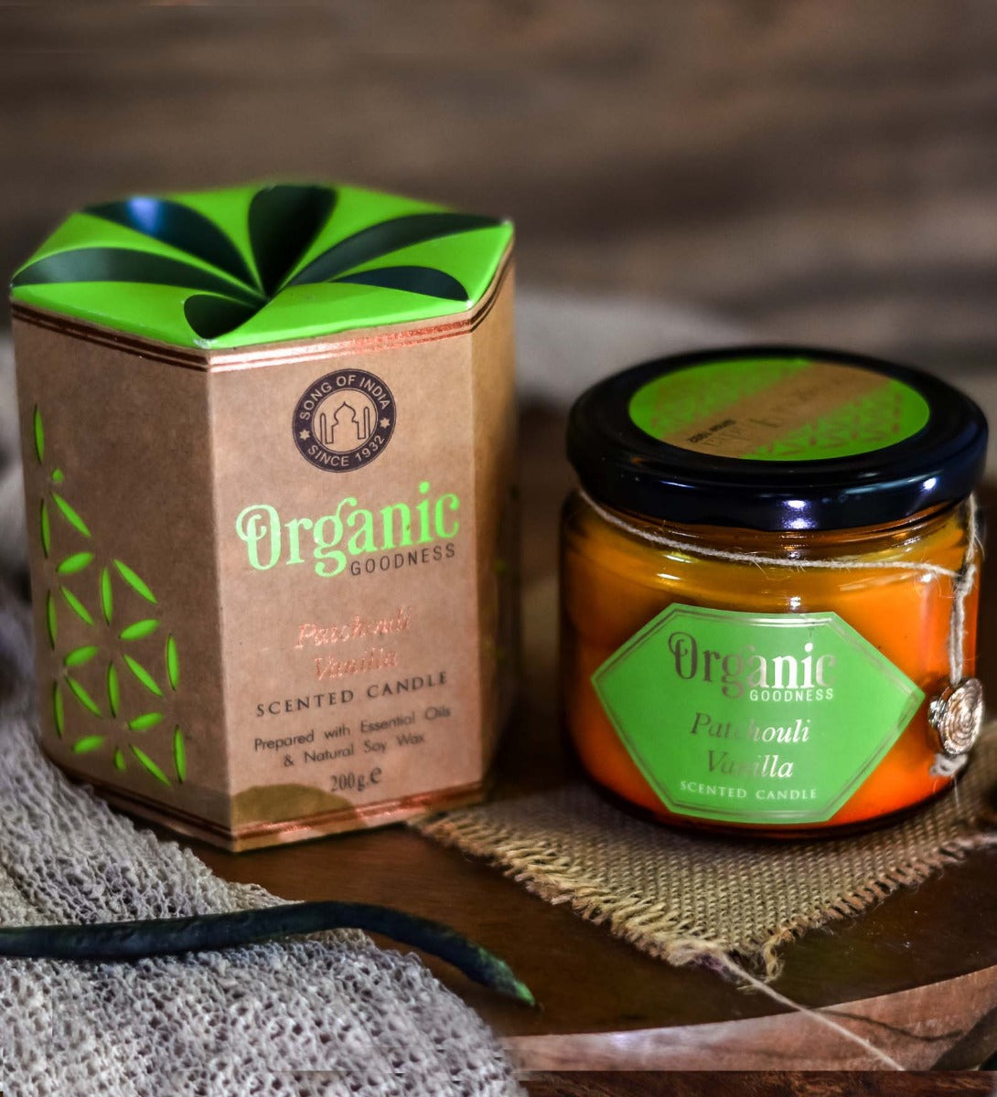 Patchouli Vanilla Organic Soy Wax Candle by Song of India — candle fragrance and label detail